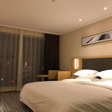 See U Select Hotel Wuhan Eksteriør billede