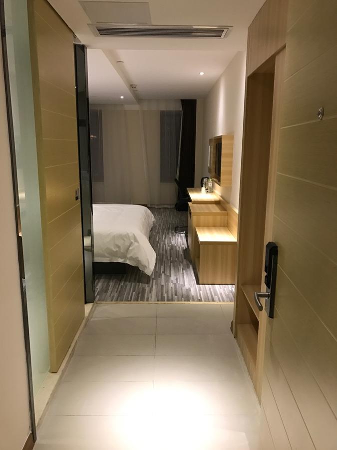 See U Select Hotel Wuhan Eksteriør billede