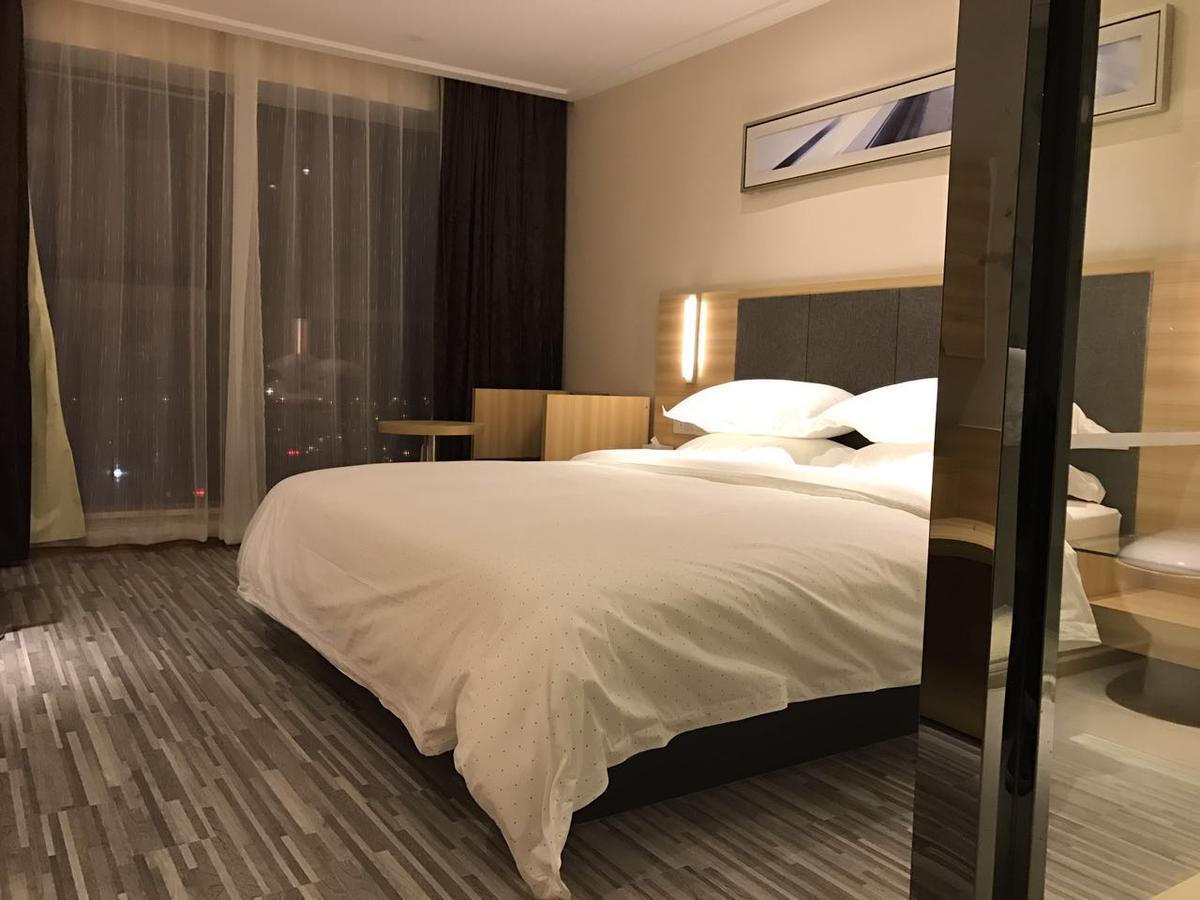 See U Select Hotel Wuhan Eksteriør billede