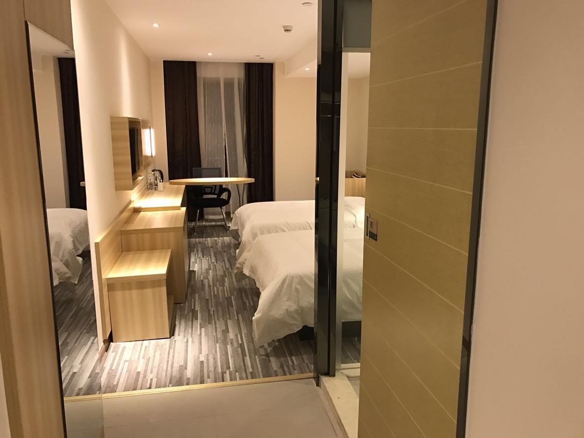 See U Select Hotel Wuhan Eksteriør billede