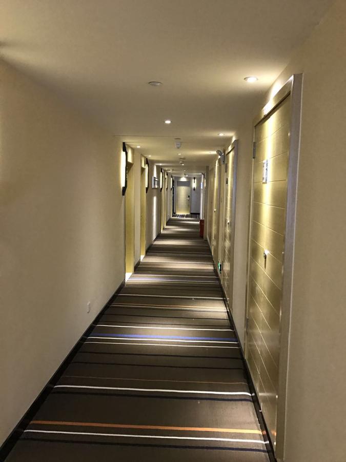 See U Select Hotel Wuhan Eksteriør billede